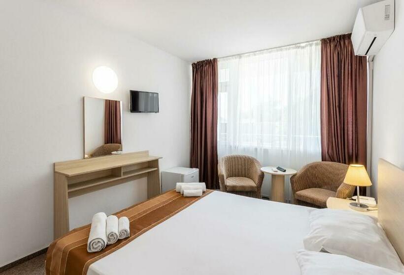 חדר סטנדרט עם מרפסת, Neko