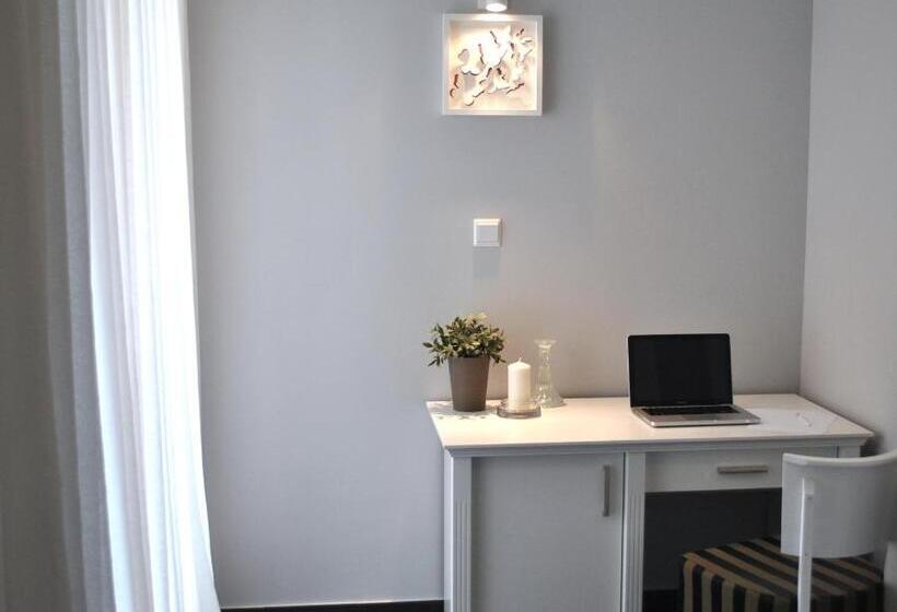 חדר דלוקס עם מרפסת, Amber Suite   Adults Only