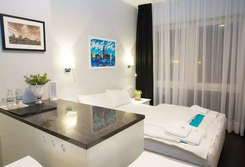 Basic-huone, Amber Suite Adults Only