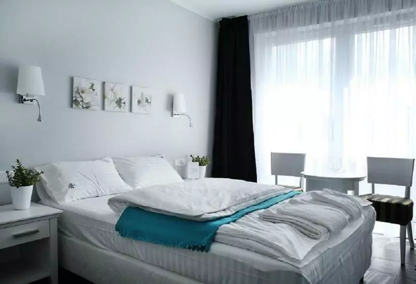 Basic-huone, Amber Suite Adults Only