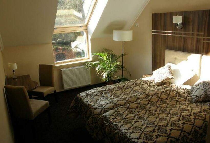 דירת חדר, Belfer