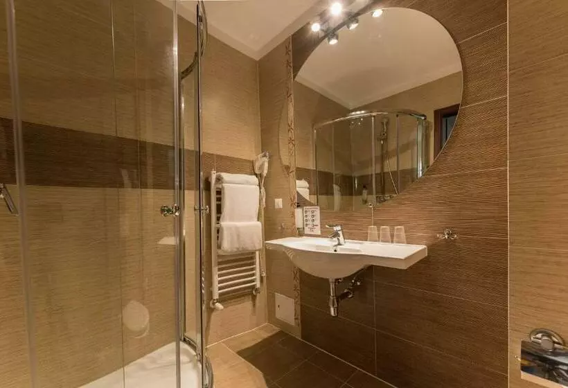اتاق استاندارد سه نفره, Beskidzki Raj Medical Spa