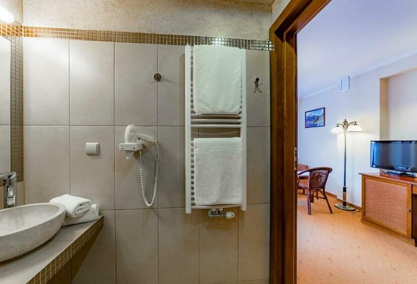 اتاق لوکس, Burkaty