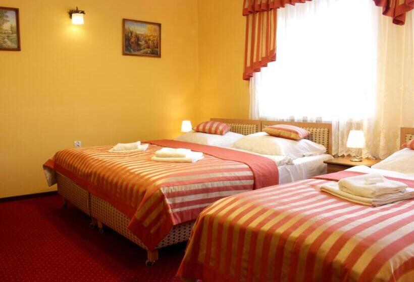 اتاق استاندارد چهار تخته, Dukat