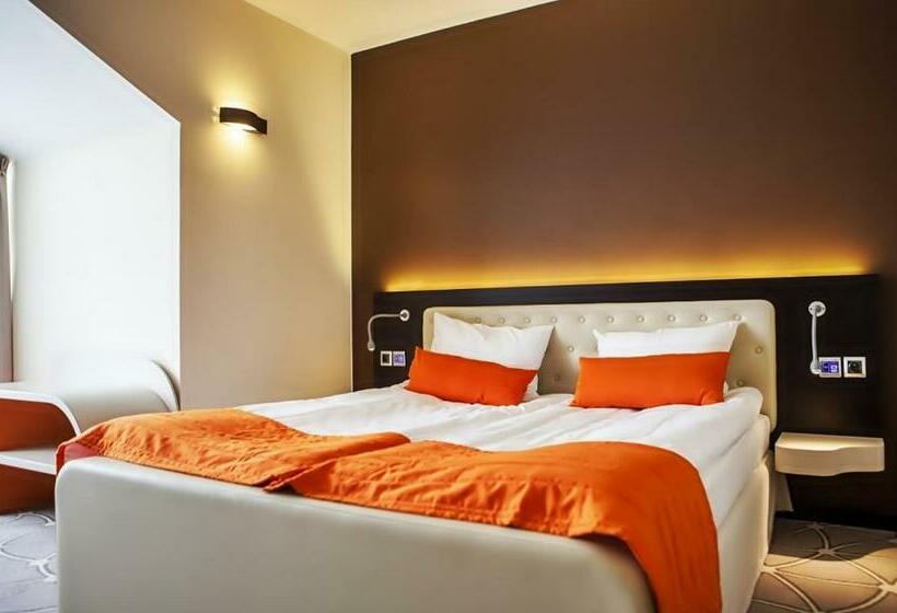 חדר סטנדרט, Eclipse