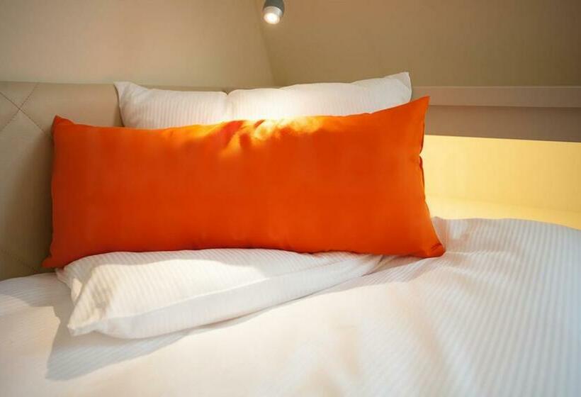 חדר סטנדרט יחיד, Eclipse