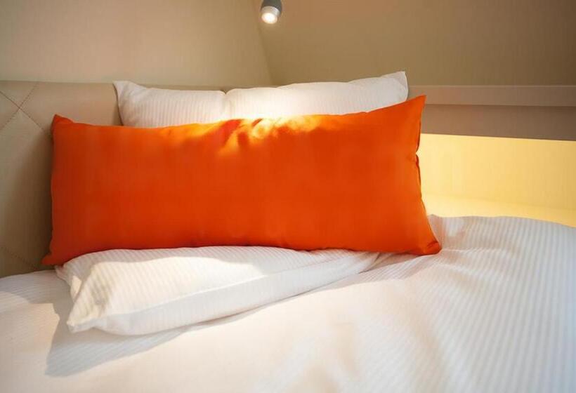 חדר סטנדרט, Eclipse