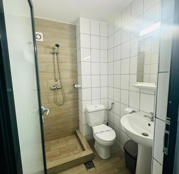 اتاق استاندارد, Gloria