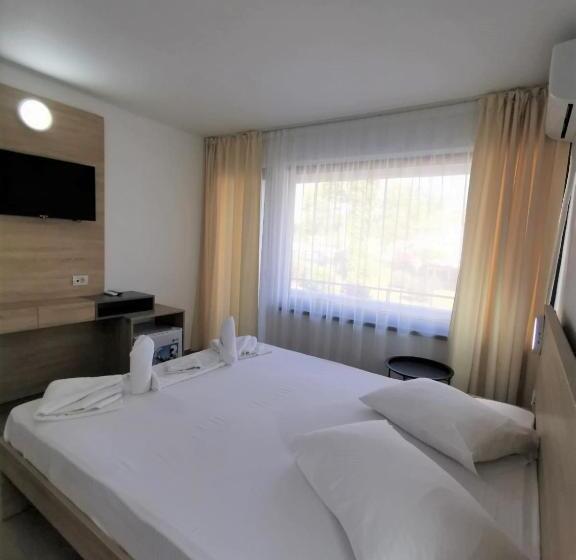 اتاق استاندارد, Gloria