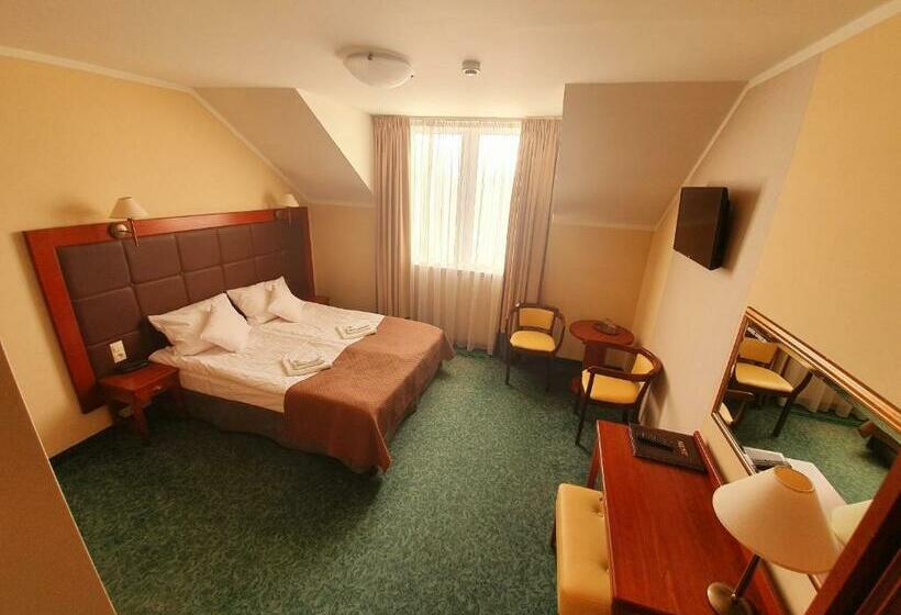 غرفة قياسية, Gniecki Gdansk