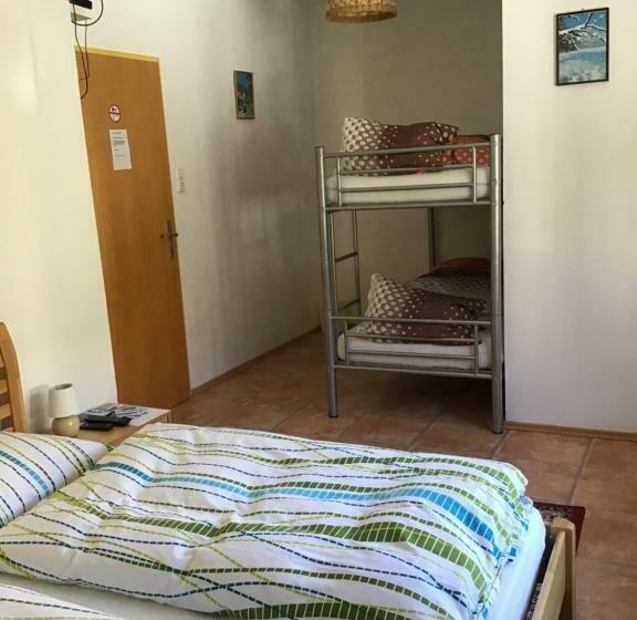 חדר משפחתי נוף להרים, Guesthouse Mountain View