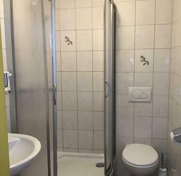 חדר משפחתי נוף להרים, Guesthouse Mountain View