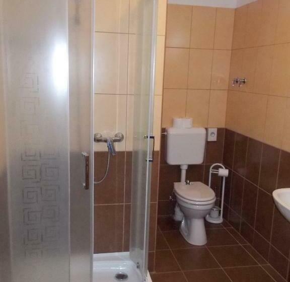 标准间, Halászkert Badacsony