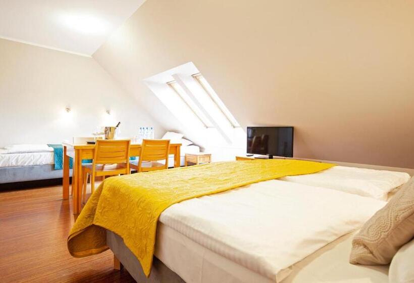 클래식 4인 룸, Holimo