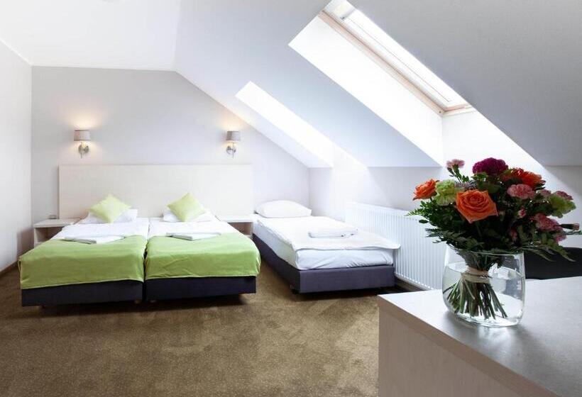 컴포트 트리플 룸, Holimo