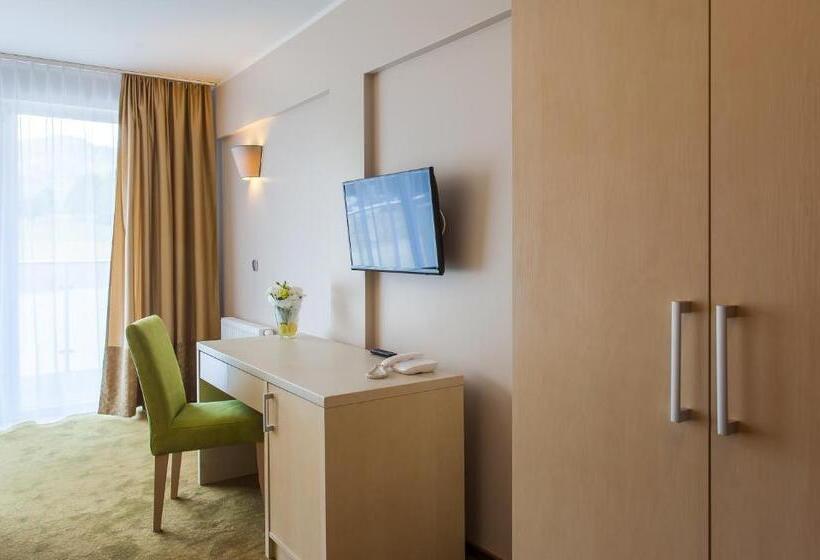 Comfort room with balcony, Holimo