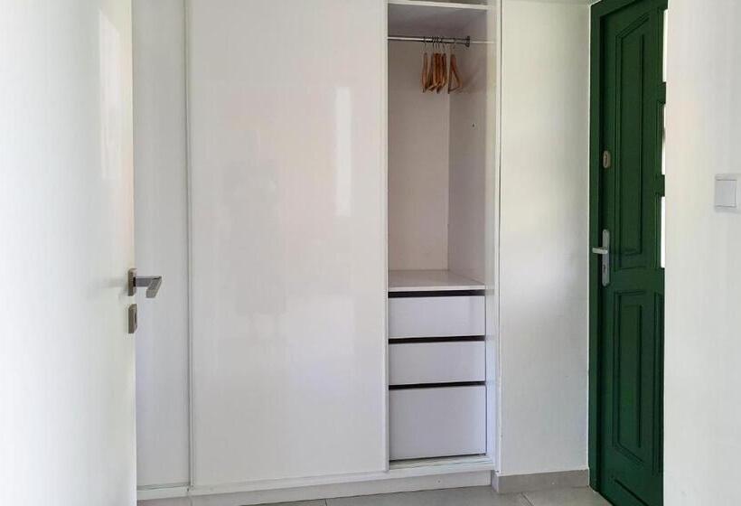 침실 2개 아파트, Holimo