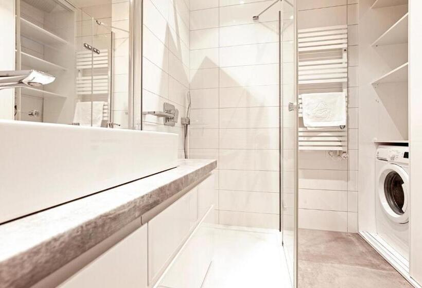 침실 2개 아파트, Holimo