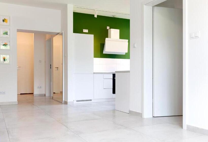 침실 2개 아파트, Holimo