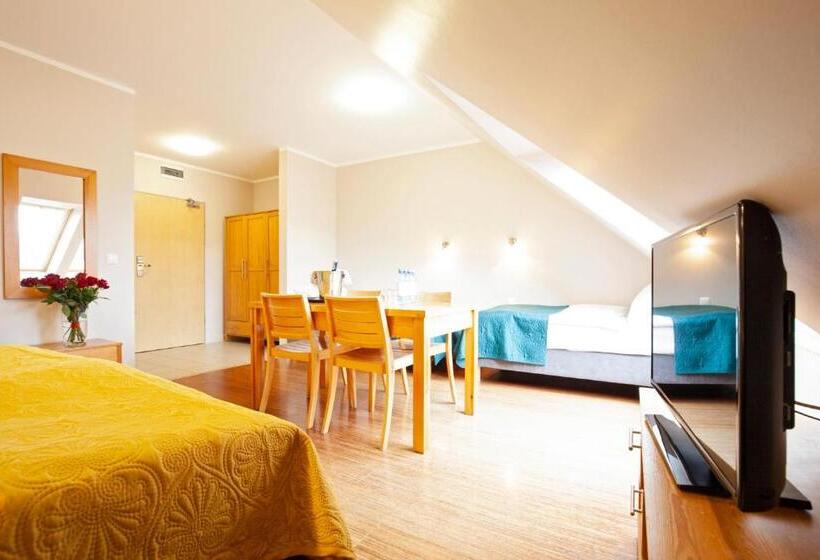 클래식 4인 룸, Holimo