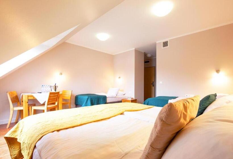 클래식 4인 룸, Holimo