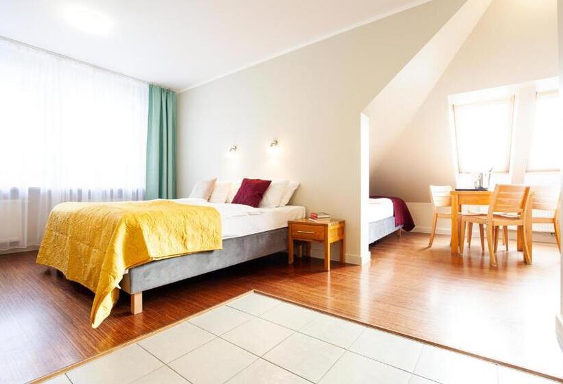 클래식 4인 룸, Holimo