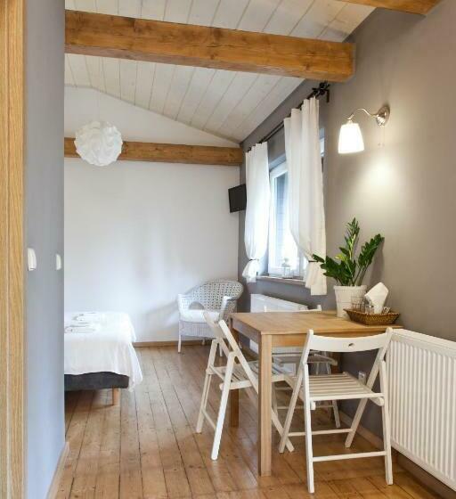 سوییت, Karolinka Guest House