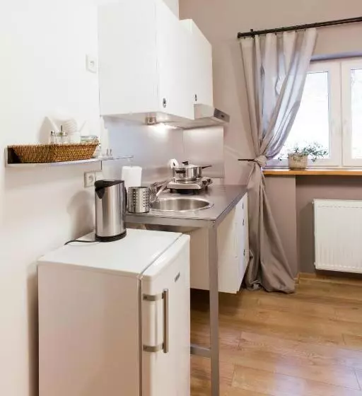 سوییت, Karolinka Guest House