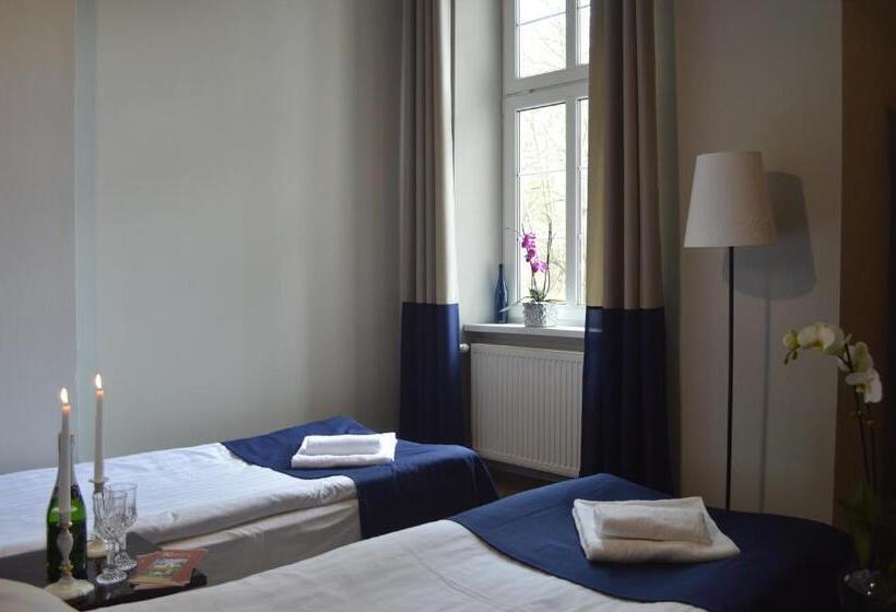 Deluxe Room, Ksiãƒâ€žã¢â€žâ¢ãƒâ€¦ã‚â¼ycowy Dworek