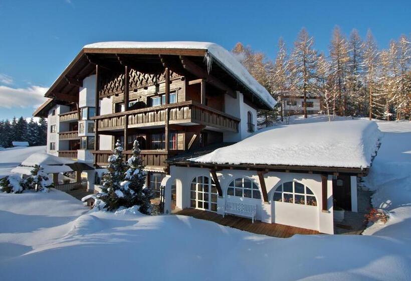 اتاق استاندارد با چشم‌انداز کوهستان, Lärchenhof Natur