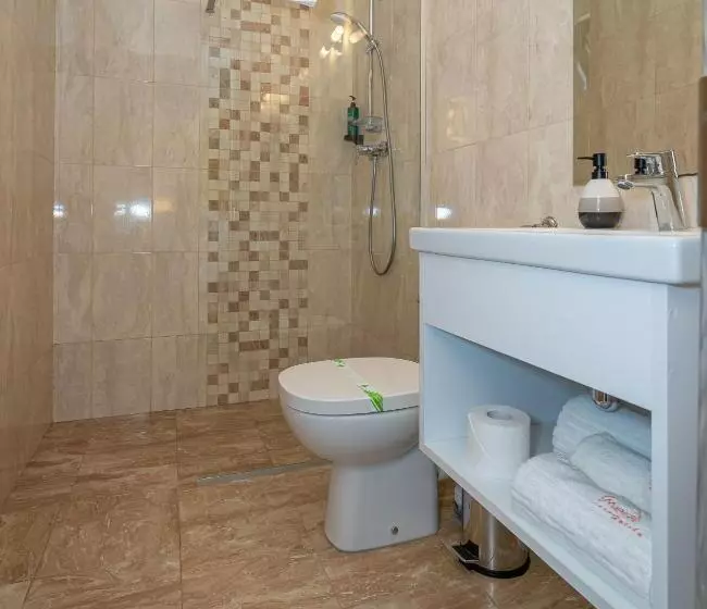 2 Bedroom Apartment, Mera Resort