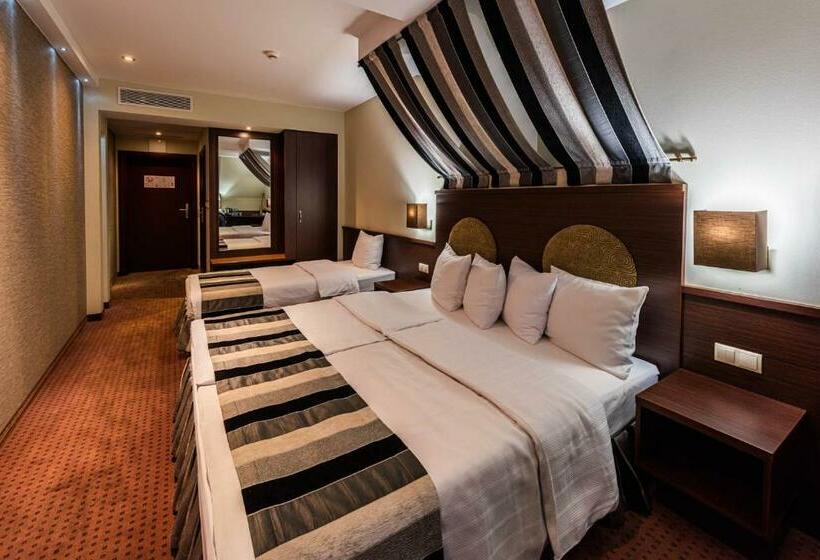 חדר סטנדרט לשלושה, Na Półboru