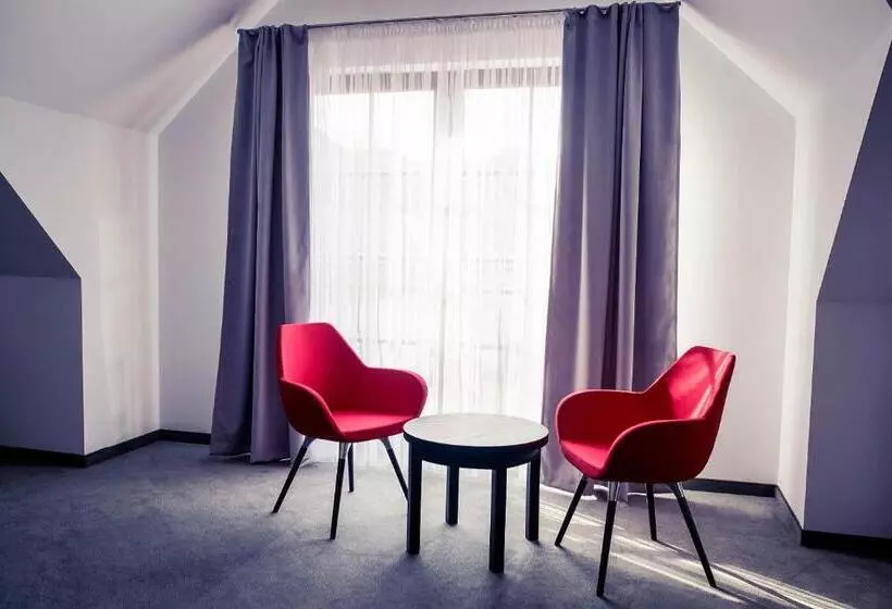 Economy Room