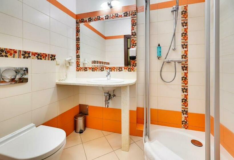 غرفة قياسية, Pan Tadeusz