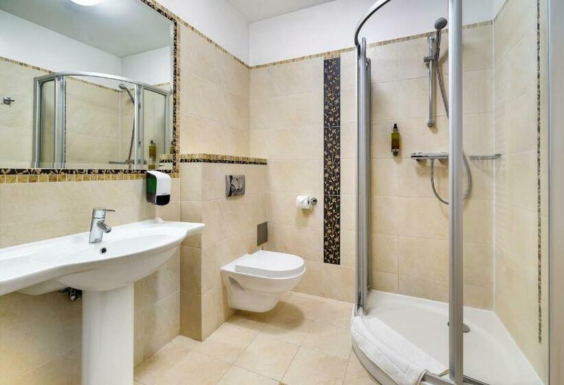 غرفة ديلوكس, Pan Tadeusz