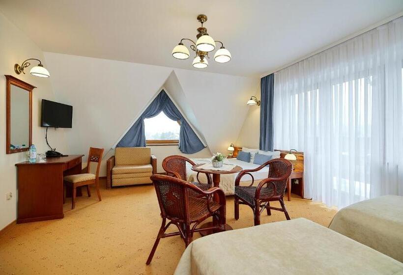 اتاق استاندارد چهار تخته, Burkaty