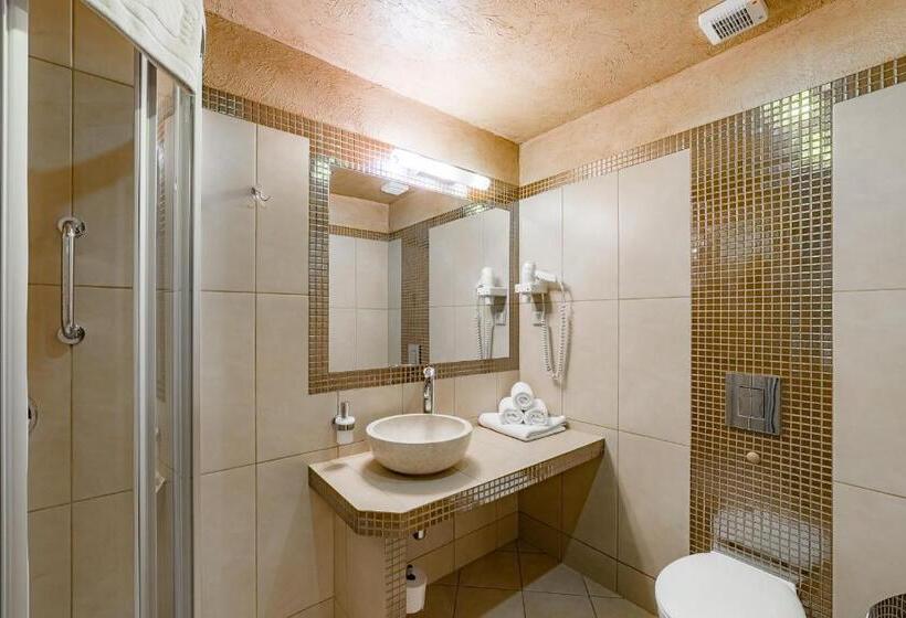 استودیوی استاندارد, Burkaty