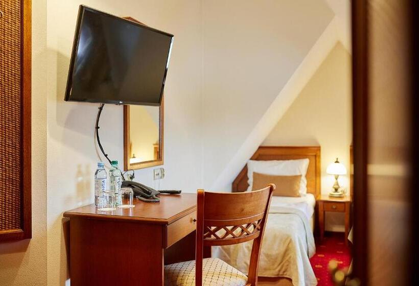 اتاق اکونومی, Burkaty