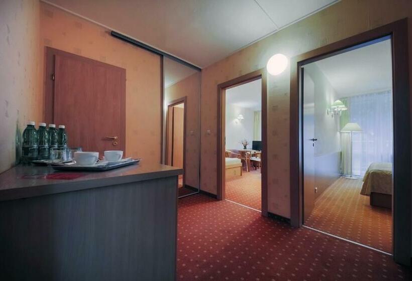 标准工作室, Perła Południa