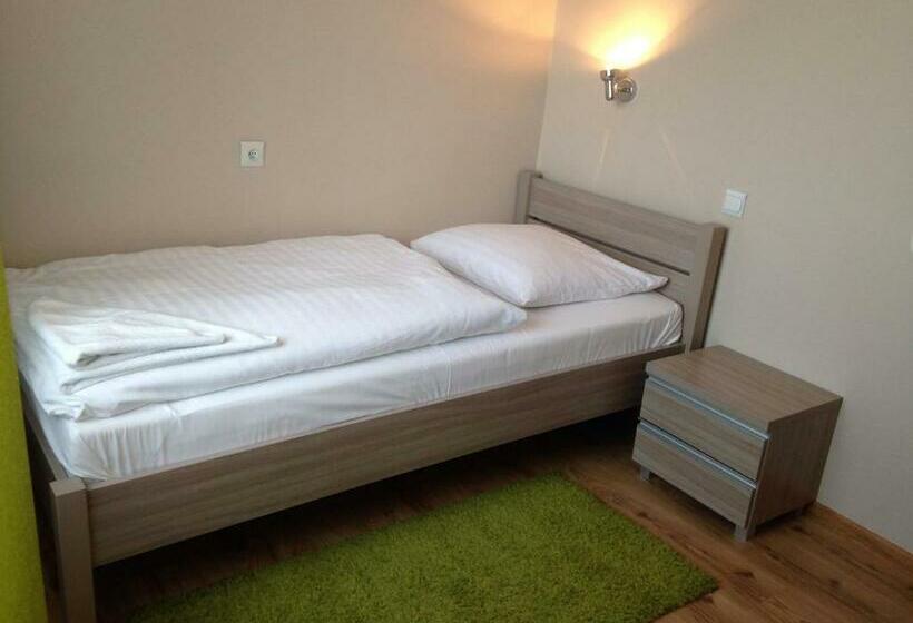 חדר סטנדרט יחיד, Piast