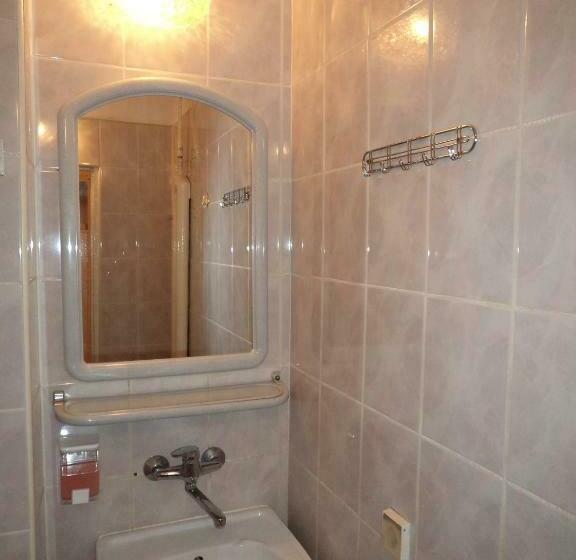 חדר סטנדרט, Piast