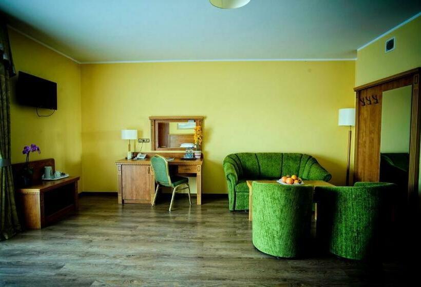 חדר סטודיו סטנדרד, Pietrak