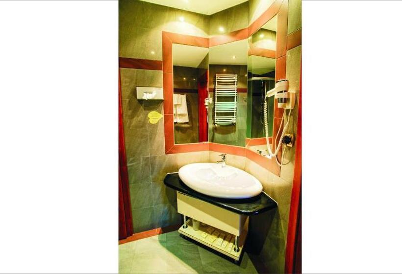 דירת חדר דלוקס, Pietrak