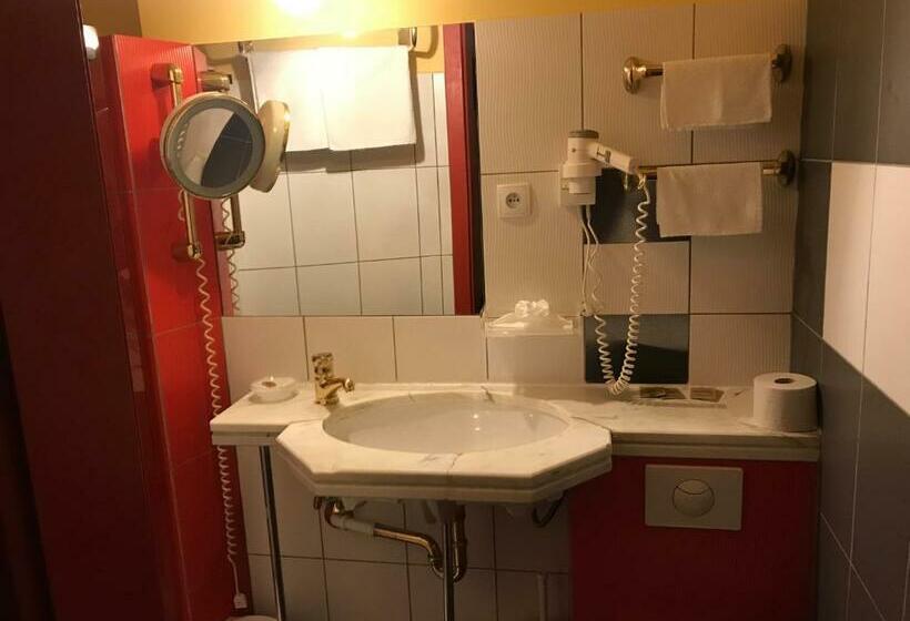 Номер Стандарт, Podzamcze