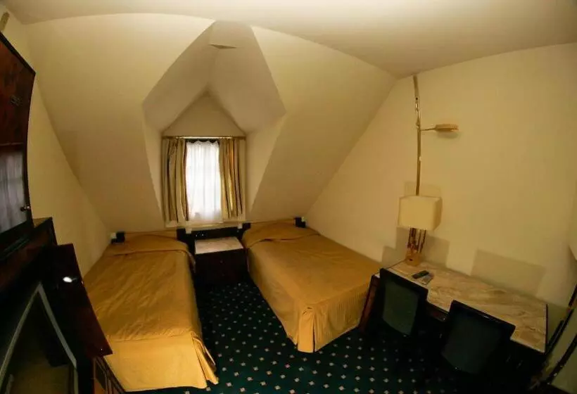 Standard-huone, Podzamcze