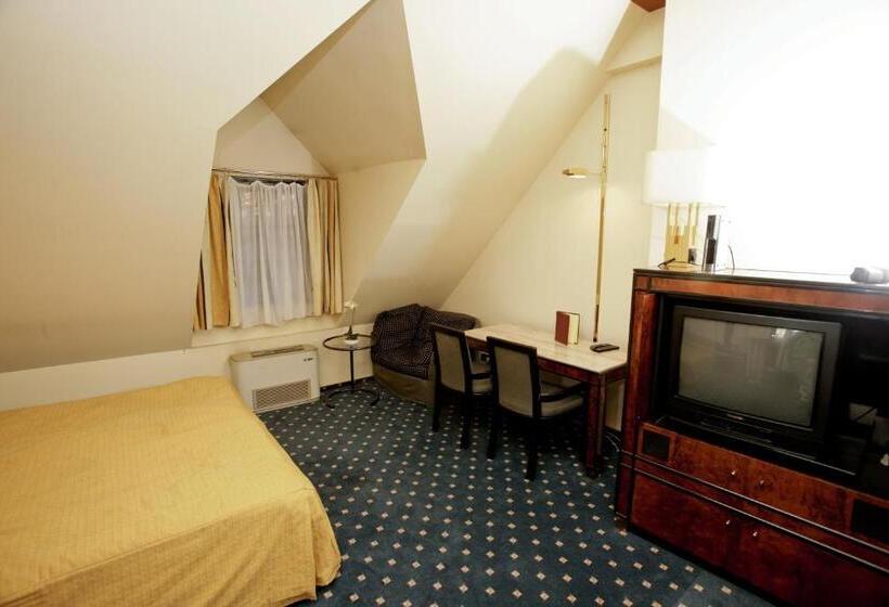 Номер Стандарт Трехместный, Podzamcze