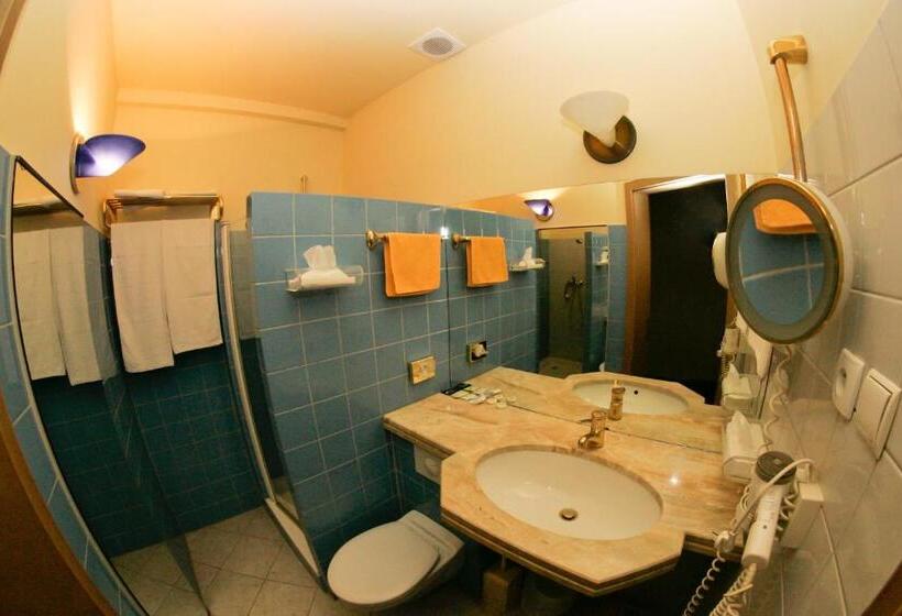 Négyágyas Standard Szoba, Podzamcze