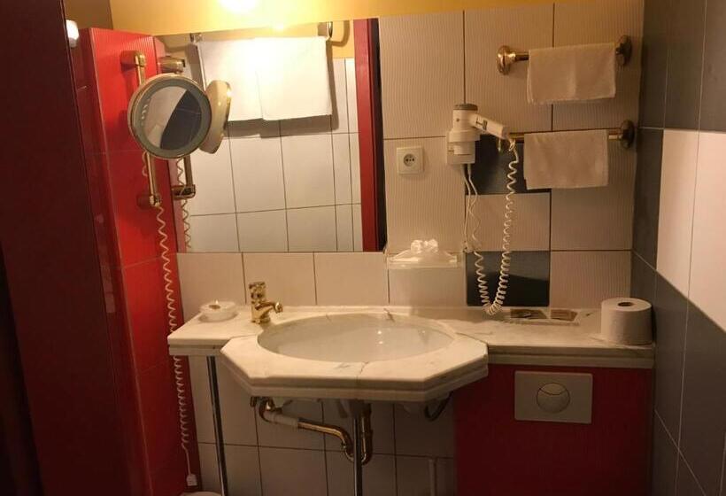 Четырехместный Номер Стандарт, Podzamcze