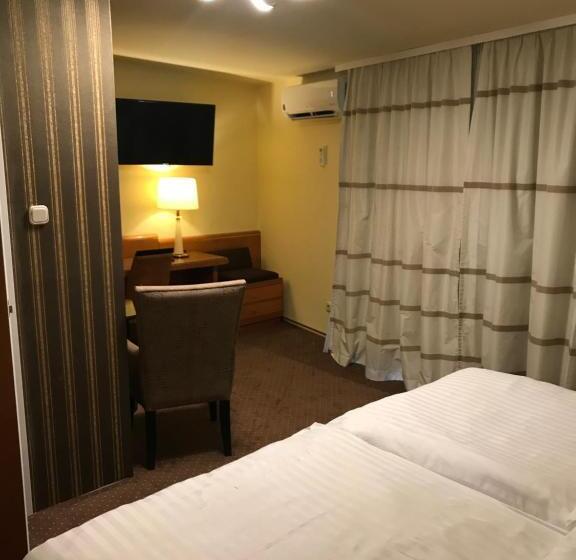 Standard Bungalow, Podzamcze