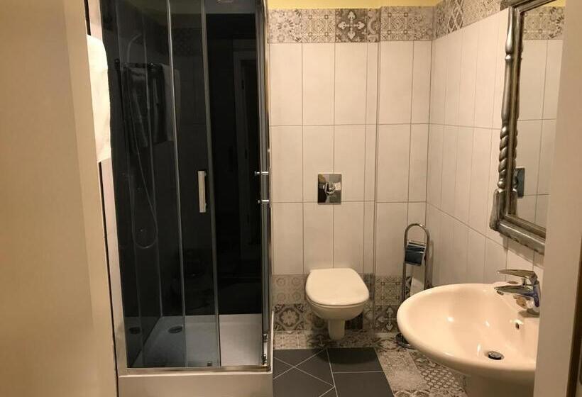 Standard Bungalow, Podzamcze